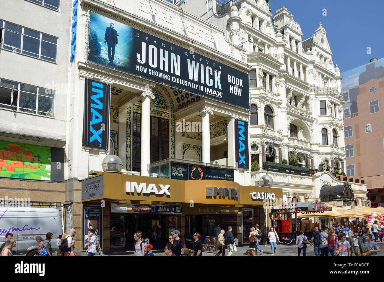 Empire Leicester Square Cinema e Casinò, Leicester Square, West End, la City of Westminster, Londra, Inghilterra, Regno Unito Foto Stock