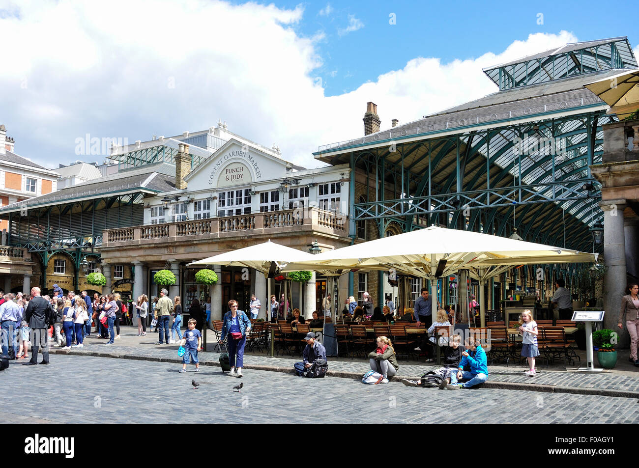 Cortile del mercato di Covent Garden, Covent Garden, la City of Westminster, Londra, Inghilterra, Regno Unito Foto Stock