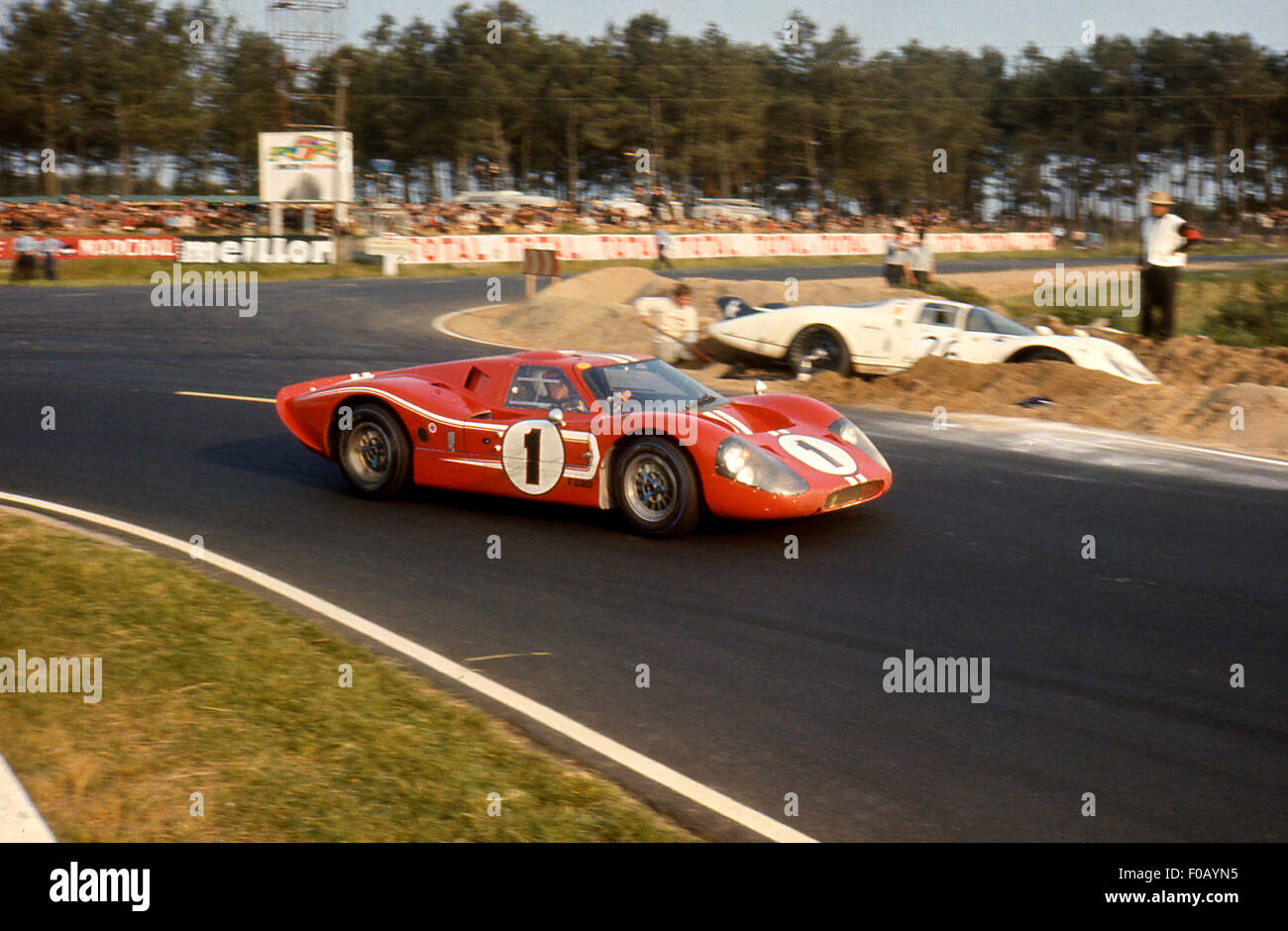 24 Ore Le Mans gara 11 Giugno 1967. Dan Gurney,A. J. Foyt Ford Mk IV gara vincitore. Foto Stock