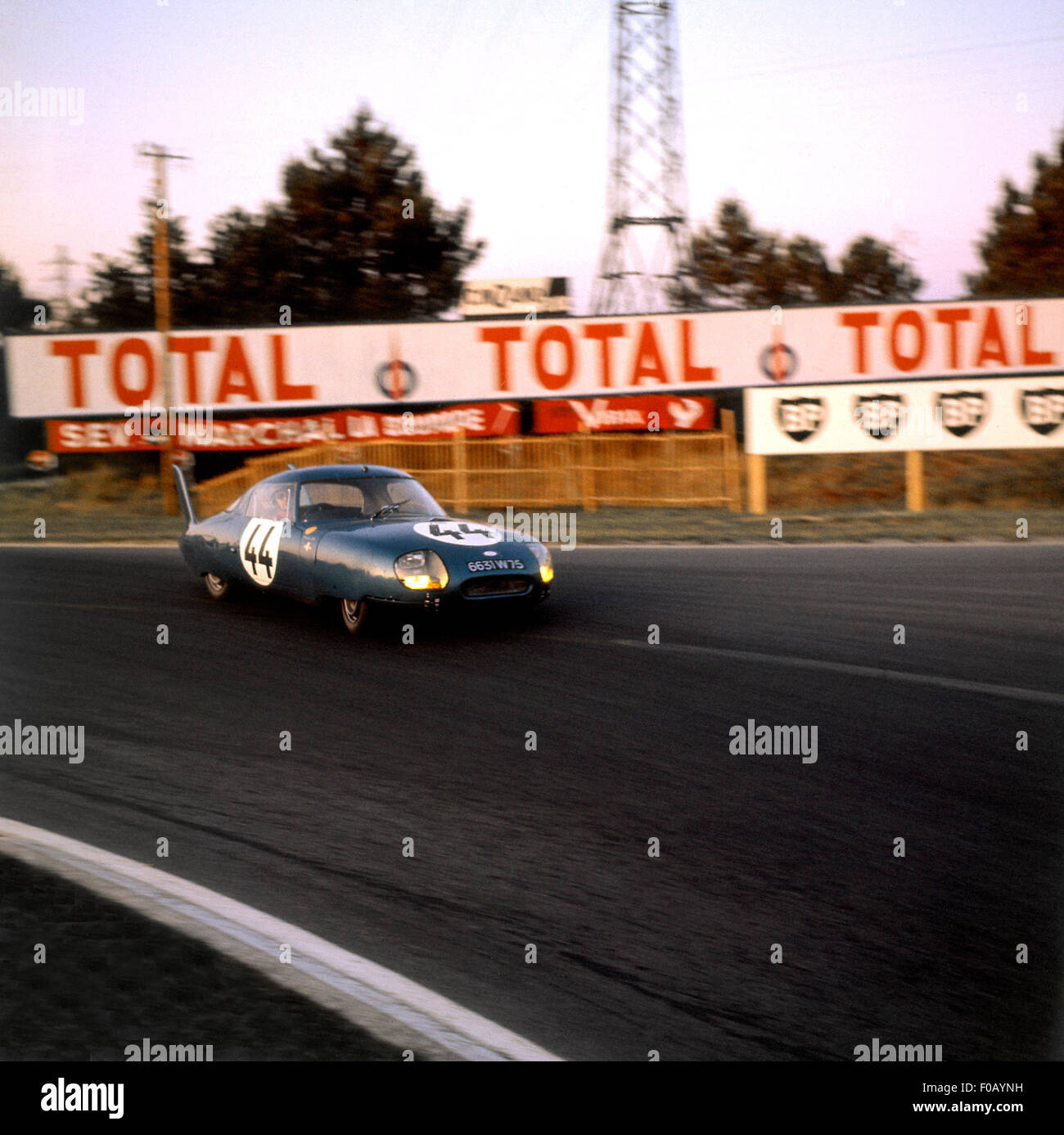 La 24 Ore di Le Mans il 22 giugno 1964. André Guilhaudin,Alain Bertaut CD LM 64 Panhard ritirato. Foto Stock