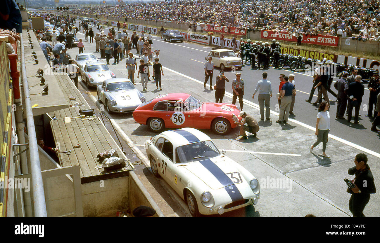 24 Ore Le Mans 11 Giugno 1961. No37 Robert Buchet,Pierre Monneret Porsche 356B Carrera Abarth GTL, Foto Stock