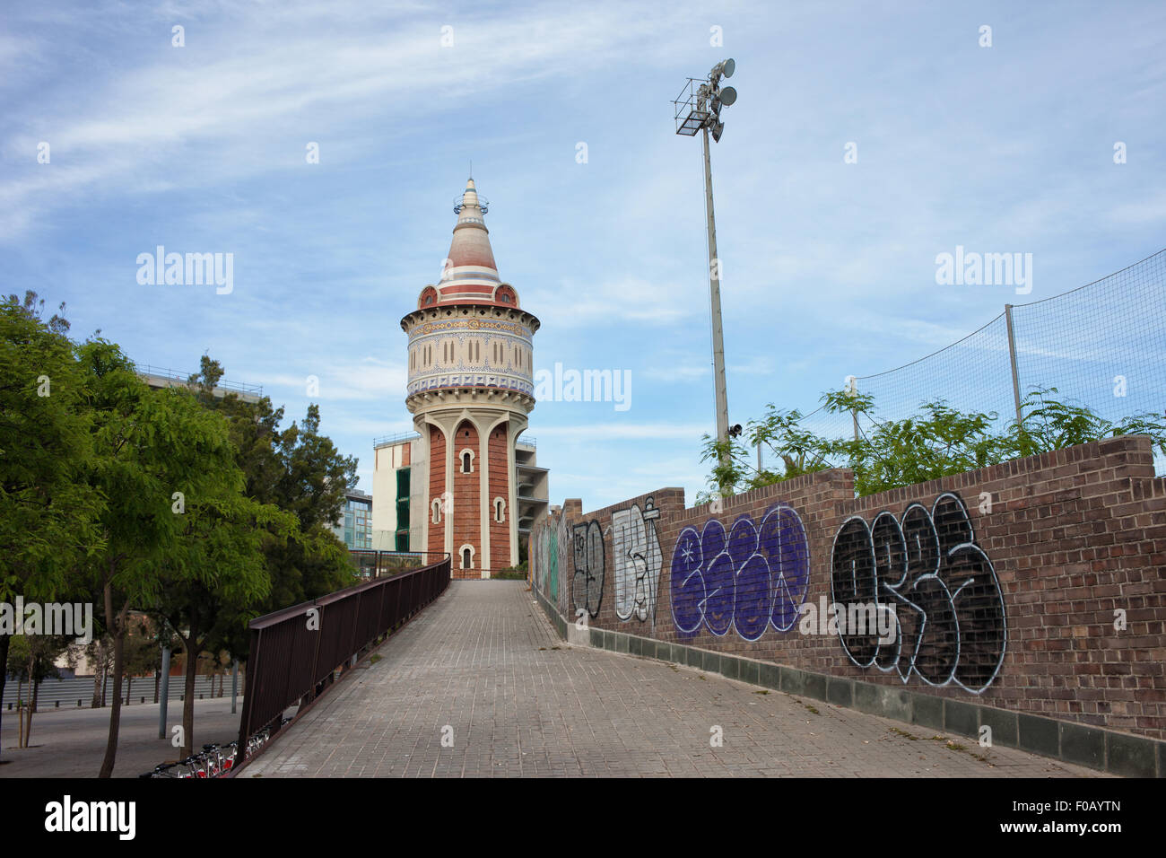 Vecchia Torre di acqua e gas titolare nella barceloneta, Barcellona, in Catalogna, Spagna. Foto Stock