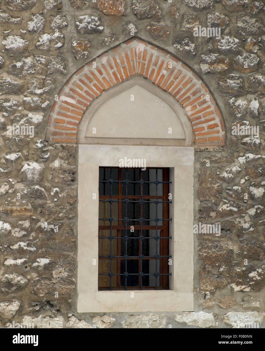 Il Gazi Moschea Husrev-Bey cortile in Bascarsija Foto Stock