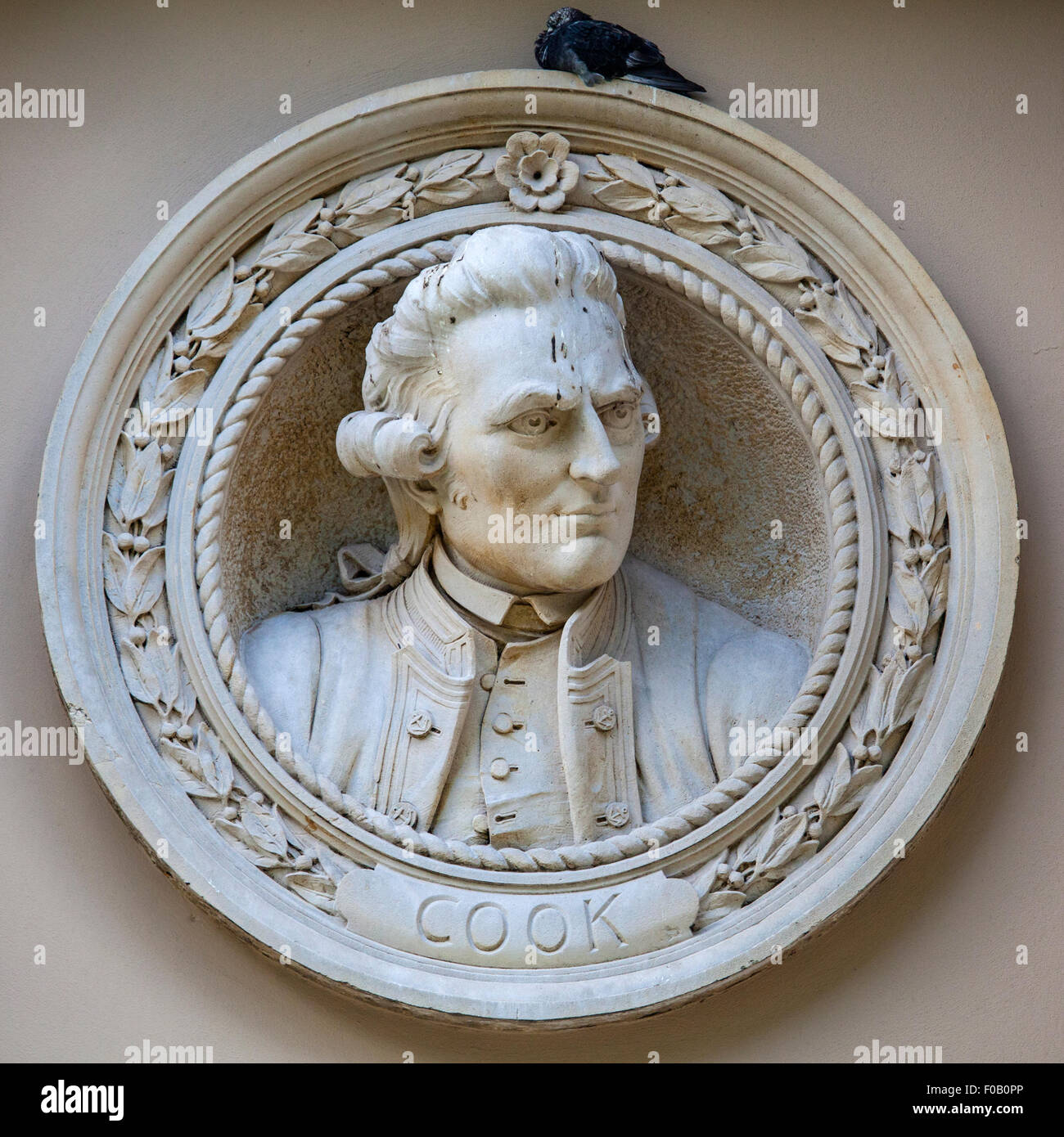 Un busto del centro storico di explorer il Capitano James Cook nel Greenwich, Londra. Foto Stock