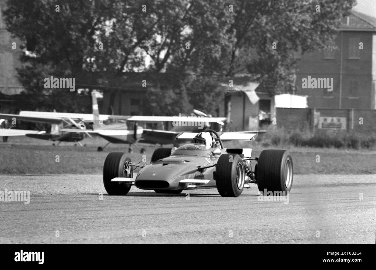 Chris Amon test di una Ferrari 312B in Modena Foto Stock