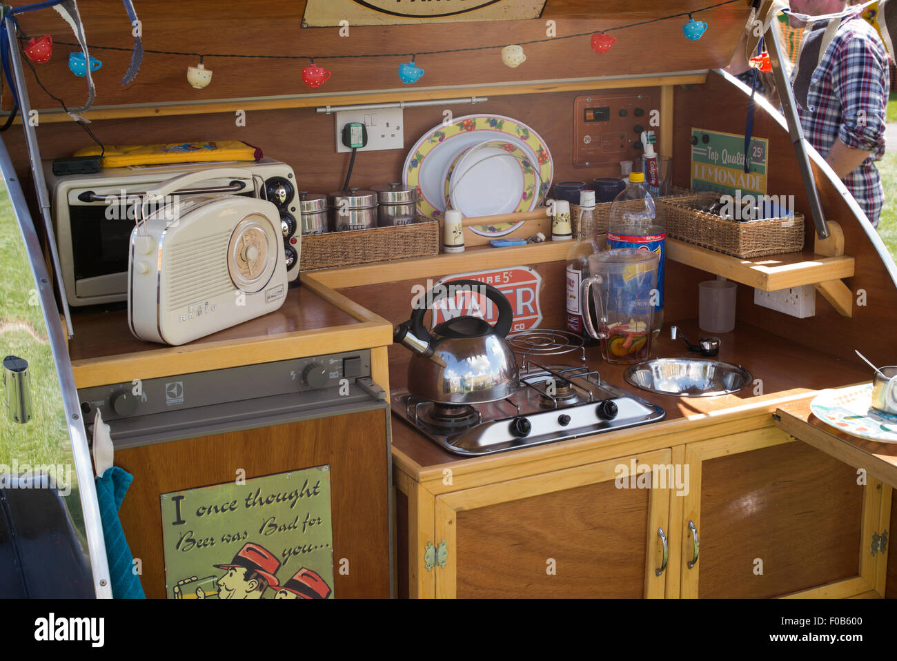 Lacrima steampunk rimorchio a vintage retrò festival. Regno Unito Foto Stock
