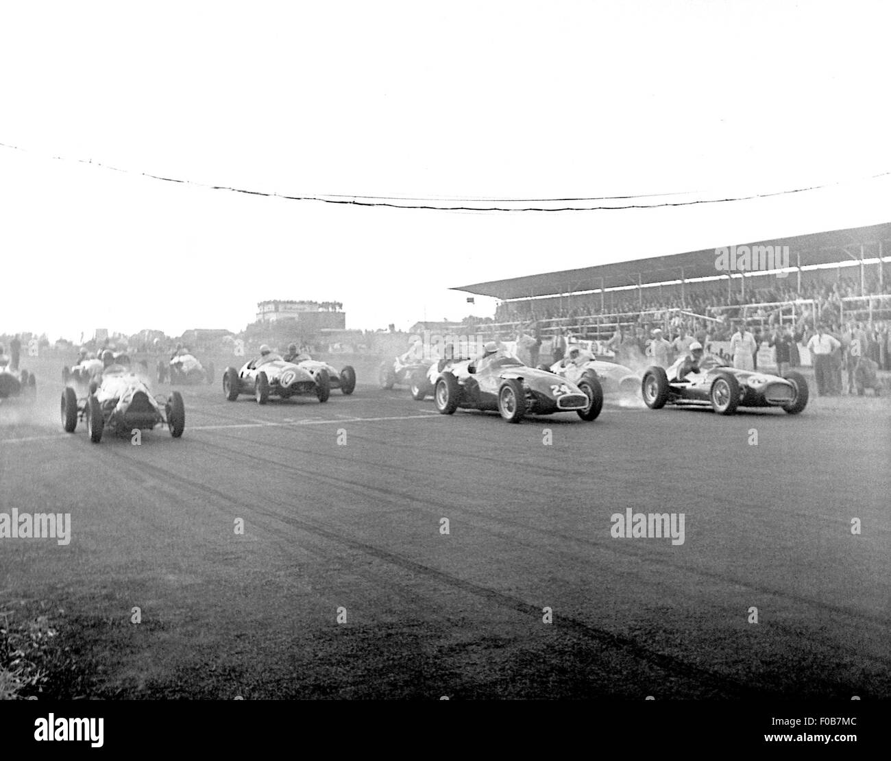 Harry Schell e Ron Flockhart racing Foto Stock