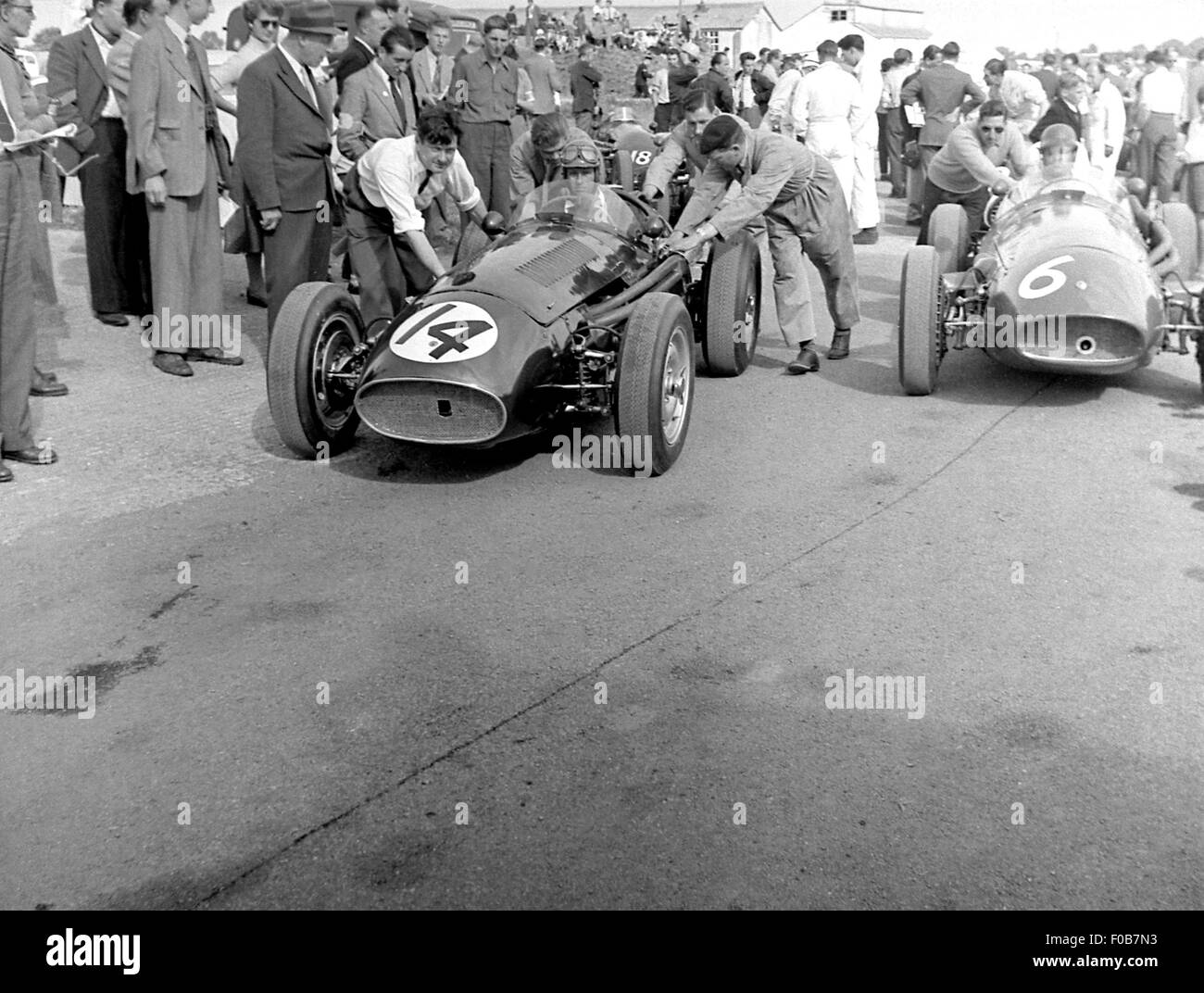 Tony Rudd e Peter Collins nella loro Maserati Foto Stock