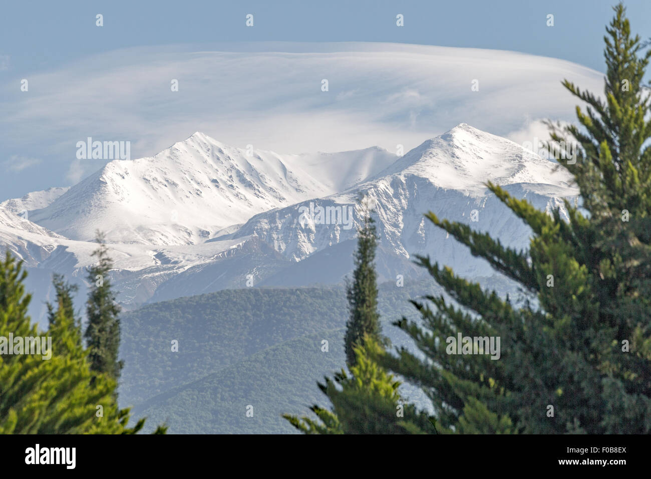 Sheki (Shaki, Seki) innevato, montagne del Caucaso maggiore, Azerbaigian Foto Stock