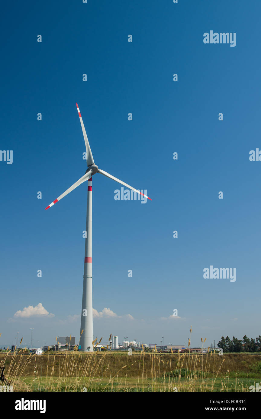 Industriali turbina eolica in Toscana. Foto Stock