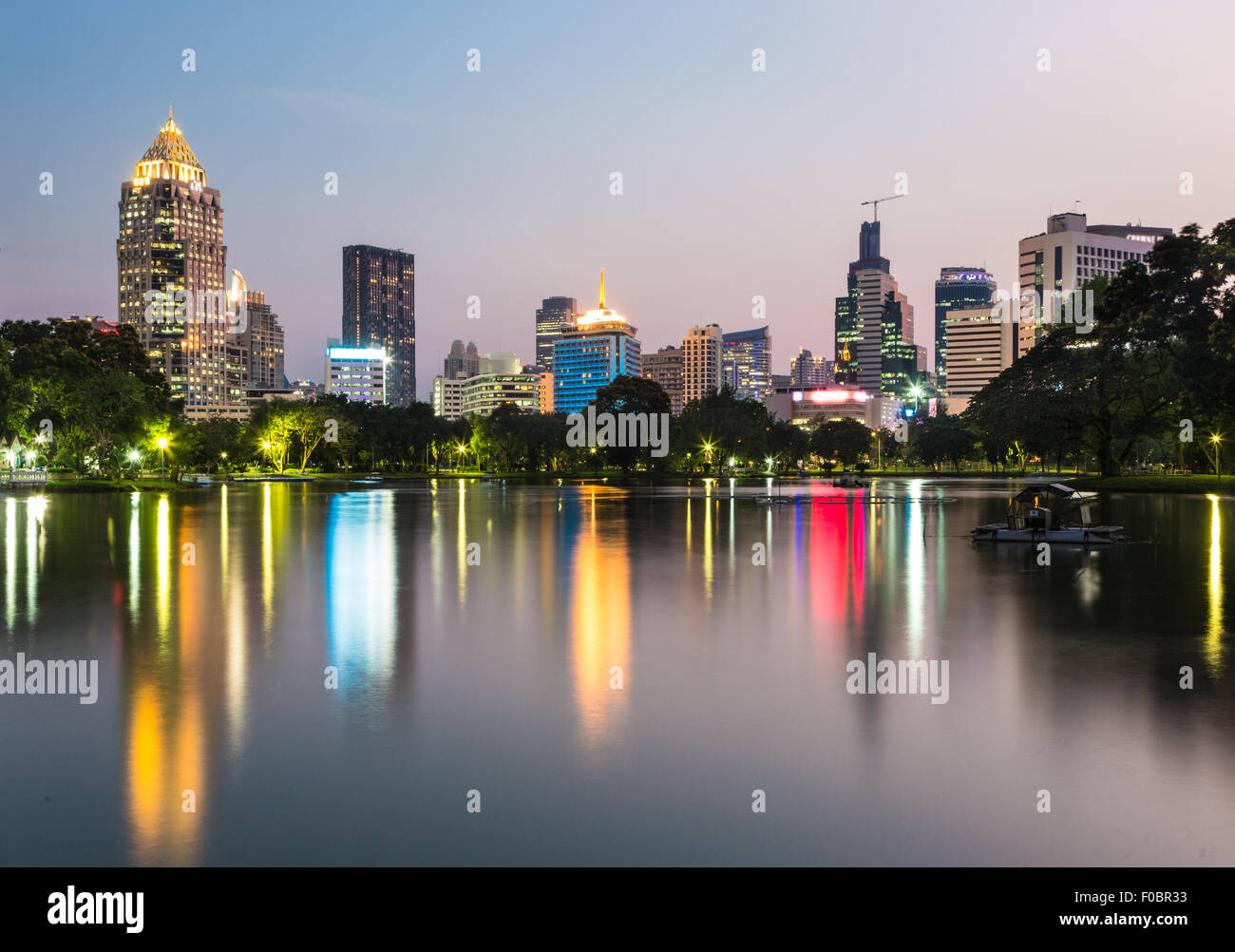 Parco Lumphinee a Bangkok è una delle città principali e parco di attrazione turistica e si trova tra Silom e Sukhumvit road in Foto Stock