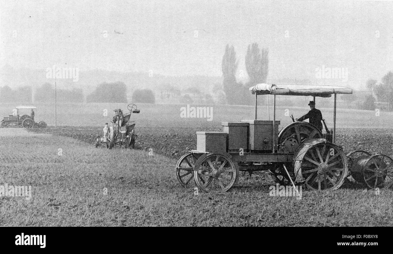Agricoltura, macchine, aratro azionato da trasmissione di potenza elettrica, circa 1910, diritti aggiuntivi-clearences-non disponibile Foto Stock