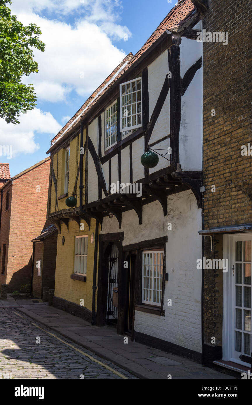 Xv secolo parallelo casa hall con jettied primo piano, 30-32 Pilot Street, King's Lynn, West Norfolk, Inghilterra, Regno Unito Foto Stock