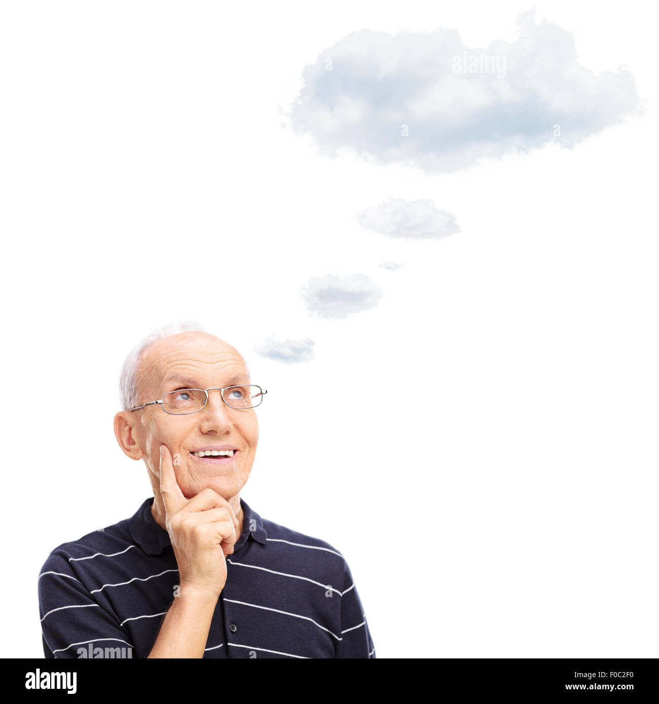 Malinconici senior gentleman pensando a qualcosa con una nuvola che fluttua sopra la sua testa isolata su sfondo bianco Foto Stock