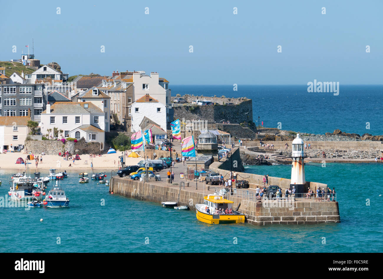 St Ives Cornish cittadina balneare, Smeatons Pier e Harbour Beach, Cornwall Inghilterra. Foto Stock