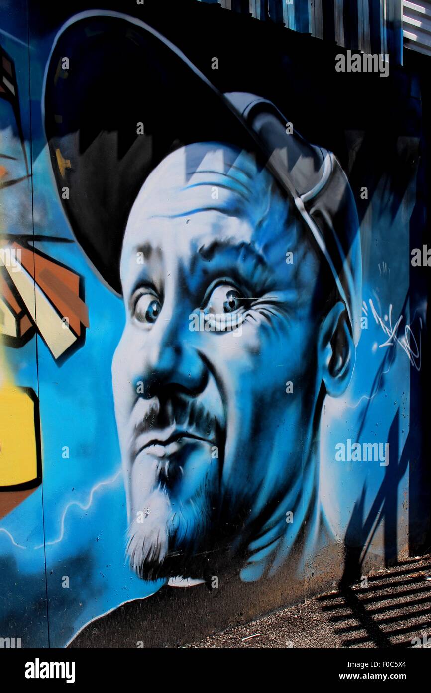 Questa foto è stata scattata in Digbeth, Birmingham. Il Graffiti è stato creato in collaborazione con la città di colore' festival d'arte. Foto Stock