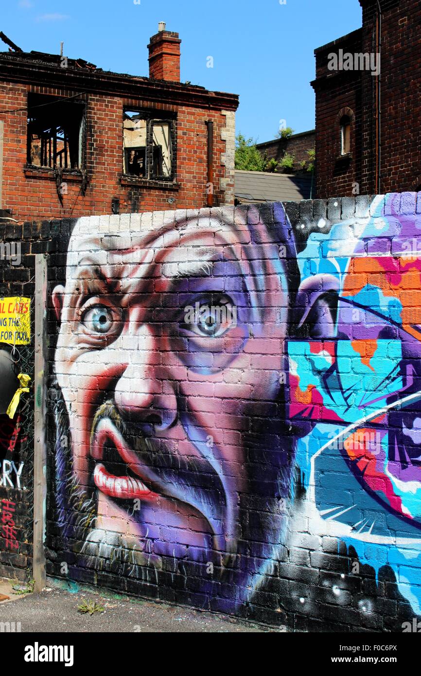 Questa foto è stata scattata in Digbeth, Birmingham. Il Graffiti è stato creato in collaborazione con la città di colore' festival d'arte. Foto Stock