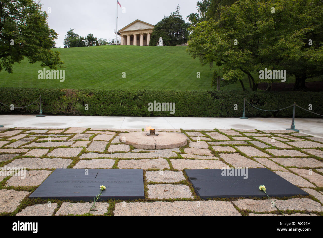 John F. Kennedy e Jacqueline Onassis tomba presso il Cimitero Nazionale di Arlington fuori di Washington DC Foto Stock