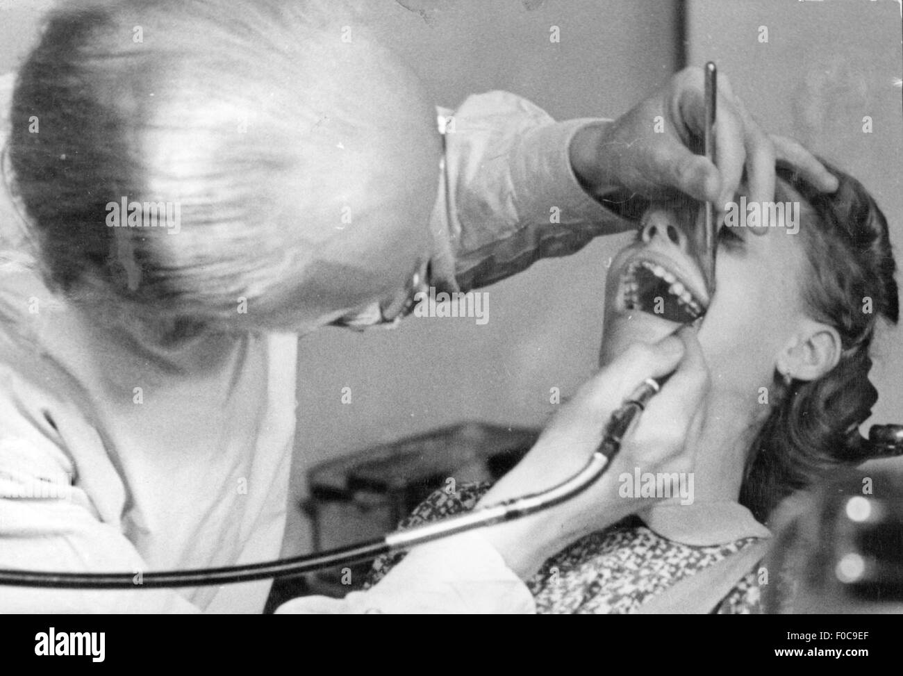 Medicina, odontoiatria, trattamento in una clinica dentale scuola, 1947, diritti aggiuntivi-clearences-non disponibile Foto Stock
