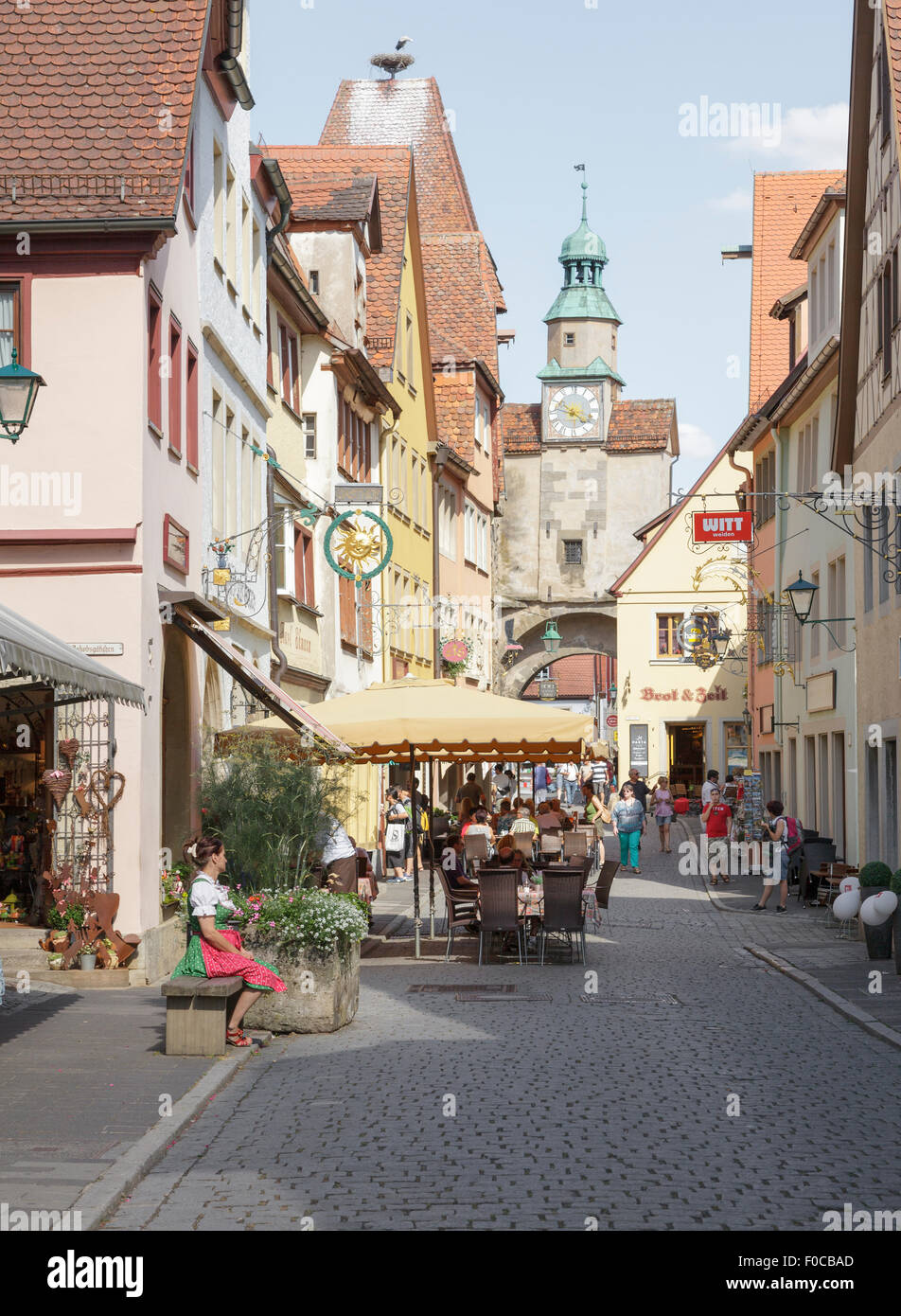 Hafengasse con Markus Tower, Rothenburg ob der Tauber, Franconia, Baviera, Germania Foto Stock