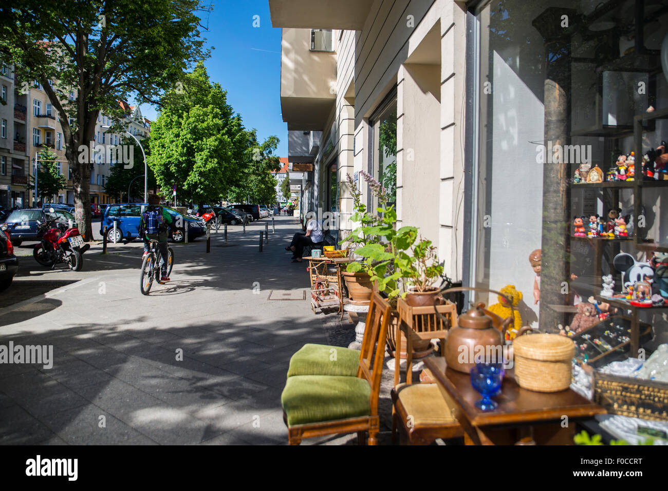 Negozi di antiquariato lungo SuarezStrasse, Berlino Foto Stock