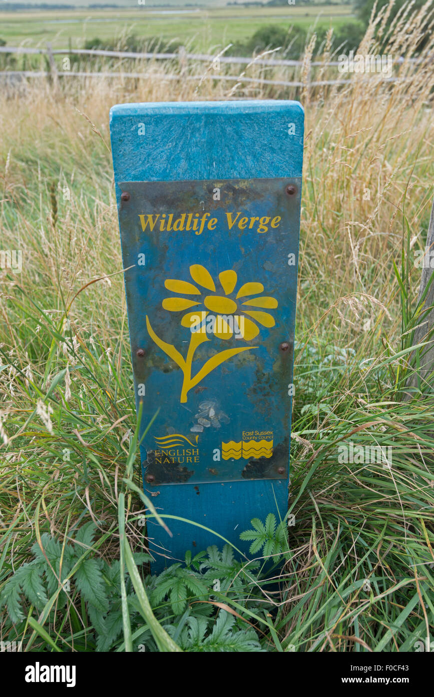 La fauna selvatica orlo segno, Sussex, Inghilterra Foto Stock