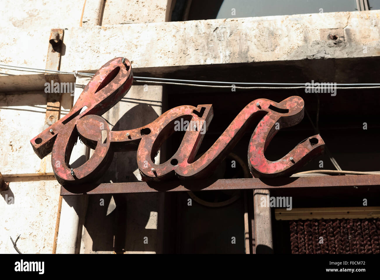 Ristorante Veneto, Columbia Hotel. Gloria sbiadita sulla Via del Viminale, antichi cartelli ed edifici italiani. Roma, Italia. Foto Stock