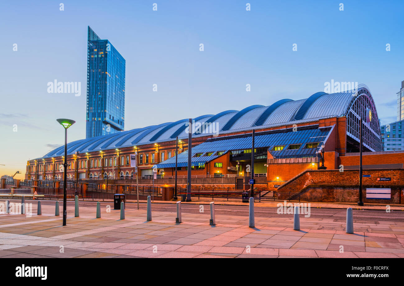 Beetham Tower e ex Manchester stazione ferroviaria, Manchester, Inghilterra. Foto Stock