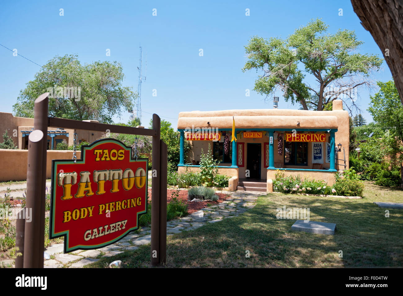 Taos tattoo e body piercing shop, Taos New Mexico Foto Stock