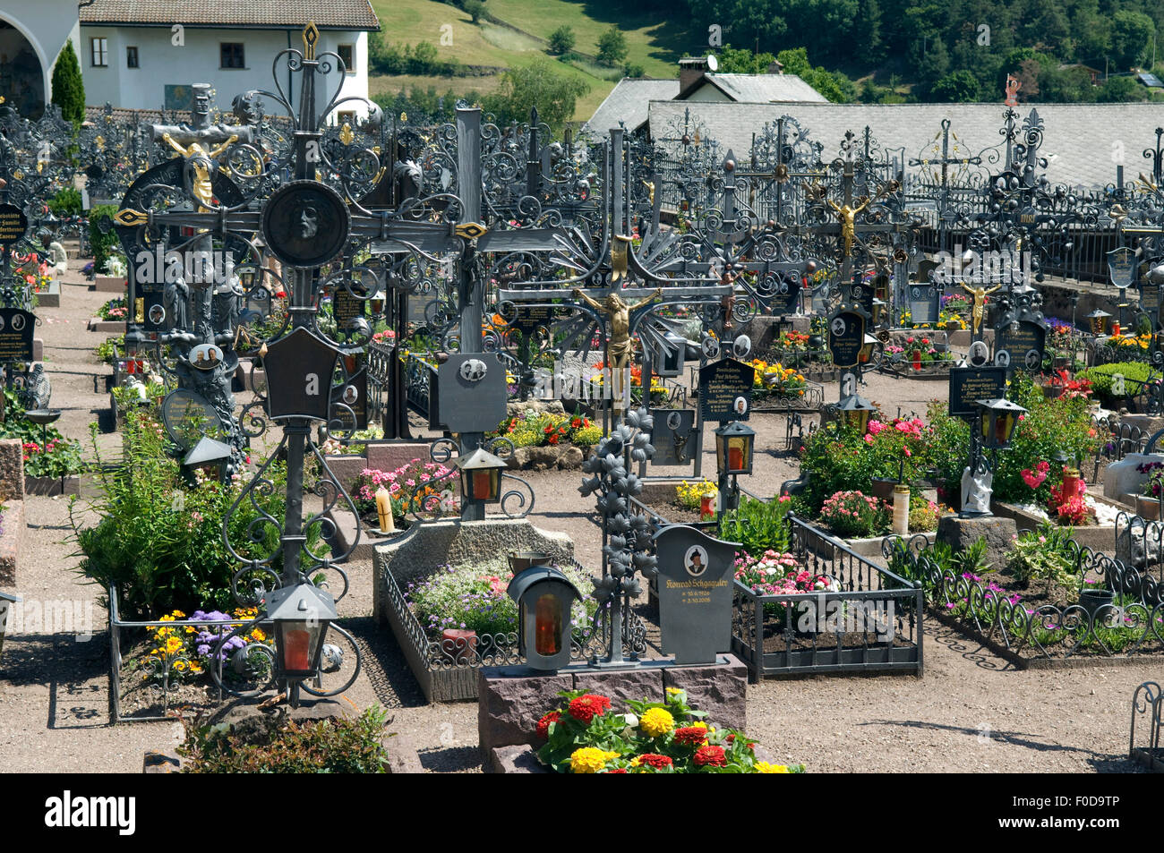 Friedhof, Castelrotto, Grabgestaltung, Dolomiten, Foto Stock