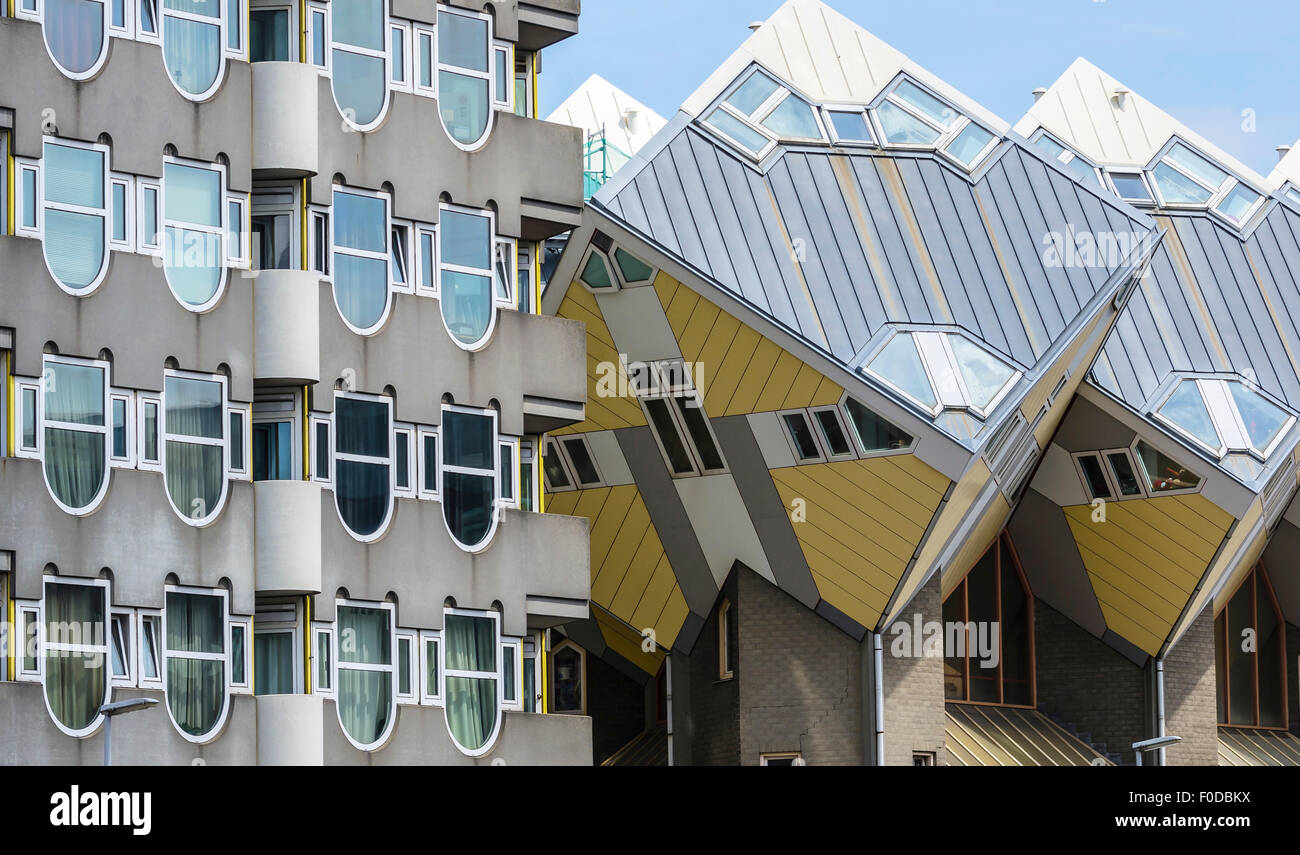 A forma di cubo case, architetto Piet Bloom, Blaak district, Rotterdam, Olanda, Paesi Bassi Foto Stock
