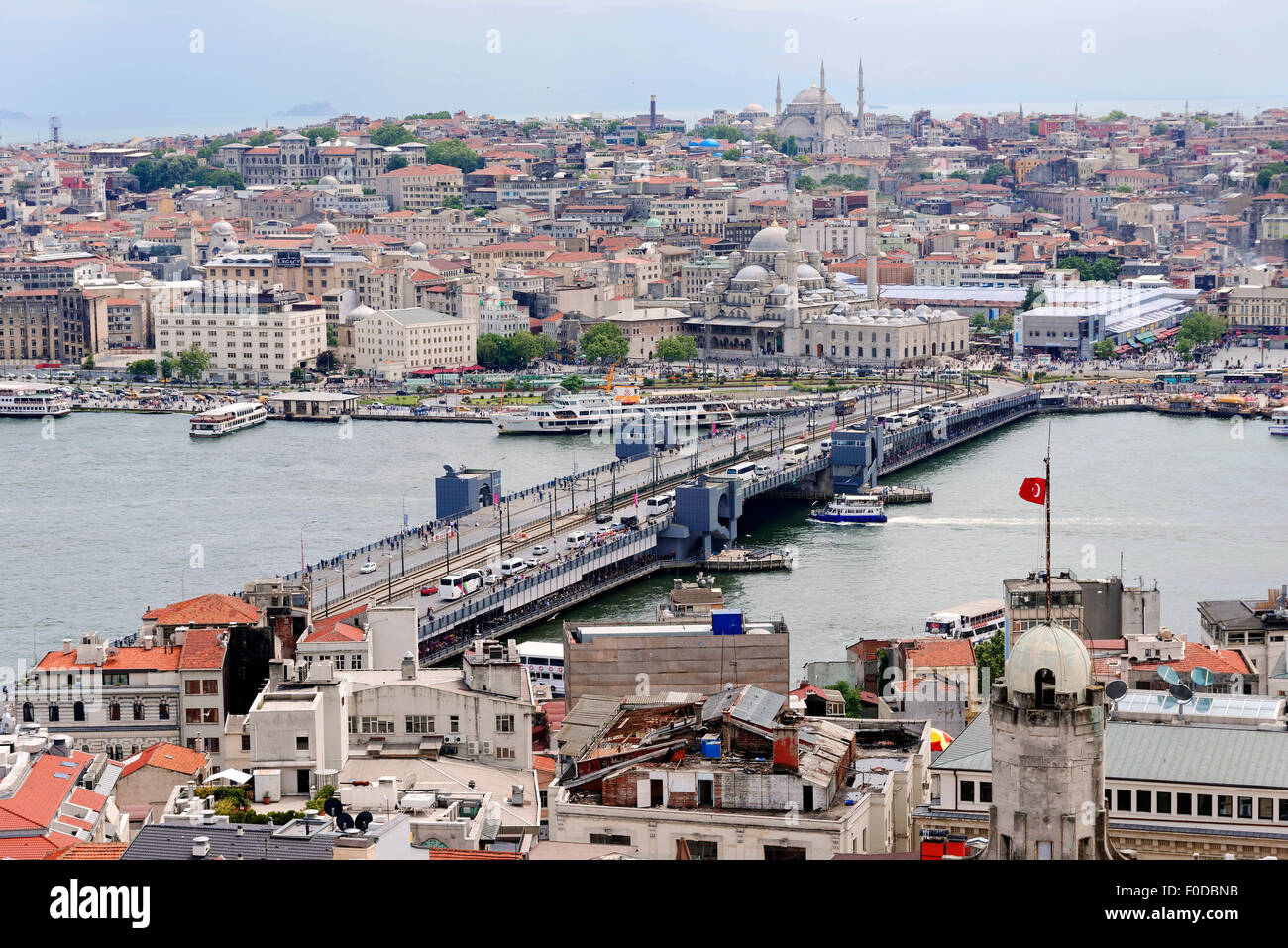 Il Ponte di Galata, Golden Horn, vista dalla Torre di Galata, Istanbul, parte europea, Turchia Foto Stock