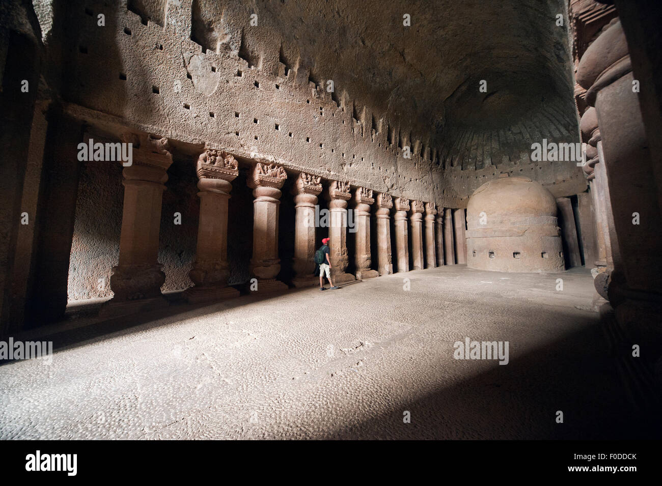 La grotta Kanheri n. 3 è stato girato nel Parco nazionale di Sanjay Gandhi, Mumbai, India Foto Stock