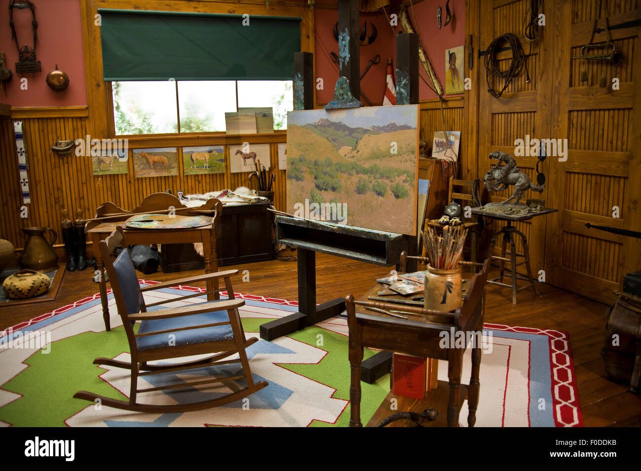 Un workshop di artisti all'interno del museo di Buffalo Bill a Cody Wyoming Foto Stock