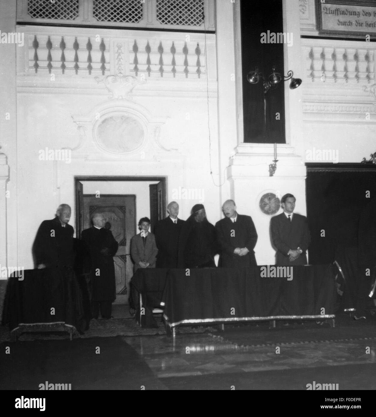 Antonia, 7.10.1899 - 31.7.1954, Principessa ereditaria di Baviera 7.4.1921 - 31.7.1954, morte, sepoltura del suo cuore nella cappella della grazia ad Altoetting, 13.11.1954, principe ereditario Ruprecht, principe ereditario Albrecht, principessa ereditaria Maria, principe Franz, barone Redwitz, Foto Stock