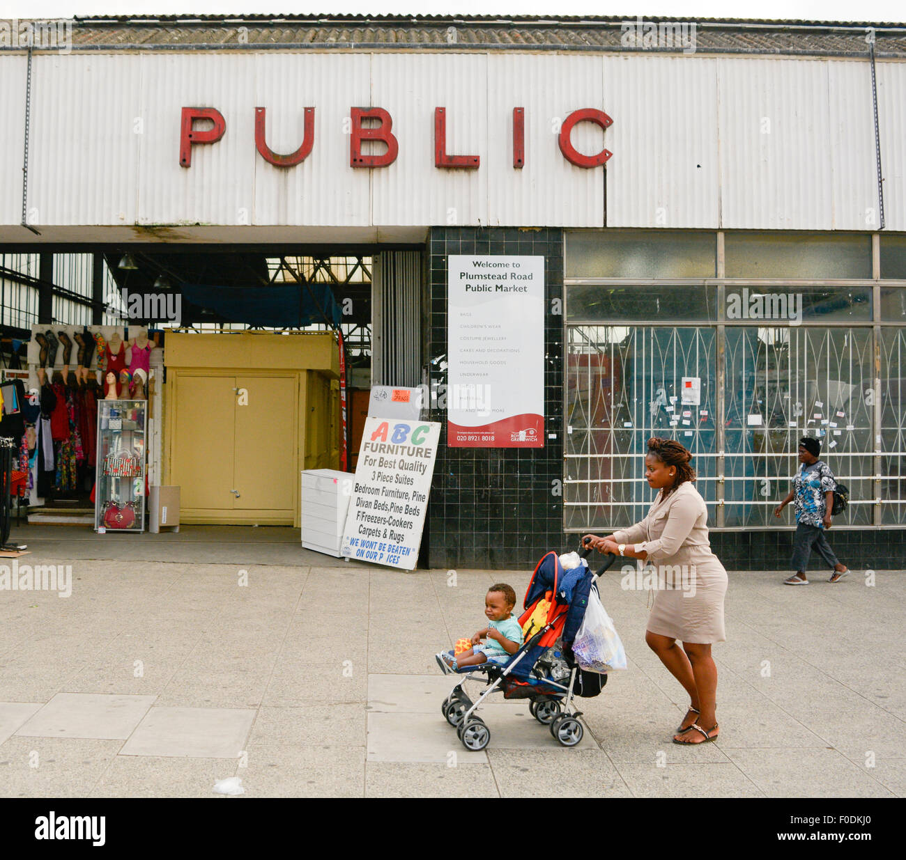 Il mercato pubblico a Woolwich nel sud est di Londra Foto Stock
