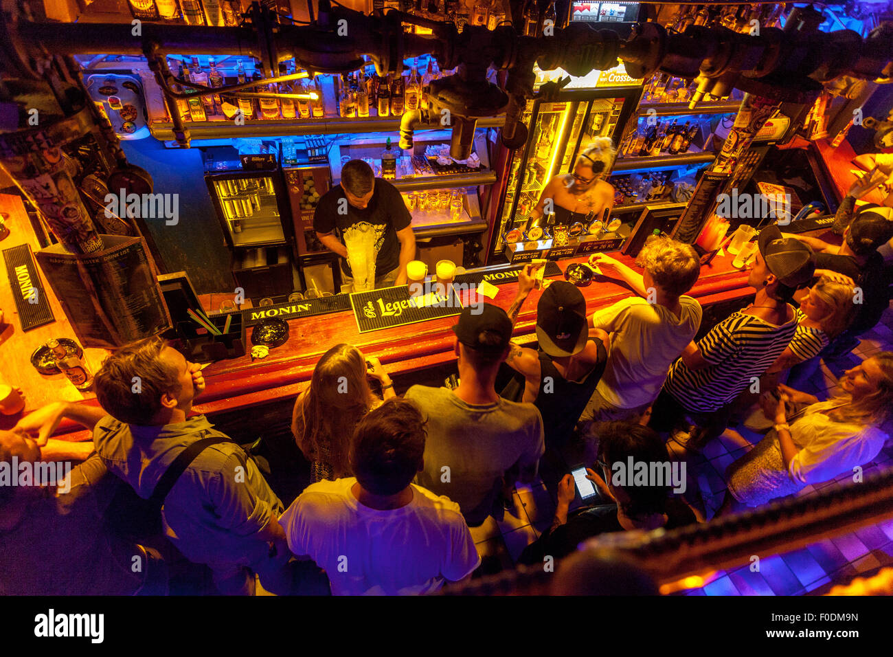 Praga Cross Club, musica club, vita notturna, famoso Praga bar interno, Holesovice, Repubblica Ceca Foto Stock