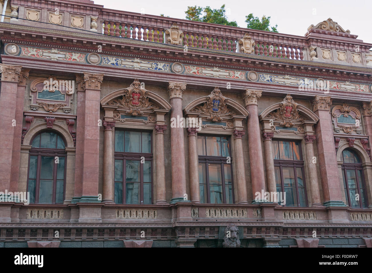 Palazzo del conte Tolstoy o gli scienziati facciata di Casa a Odessa, Ucraina. Costruito nel 1930. Foto Stock