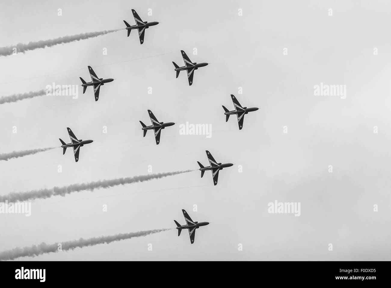 Le frecce rosse di eseguire (con solo 8 aerei) al 2015 airshow di Blackpool. Foto Stock
