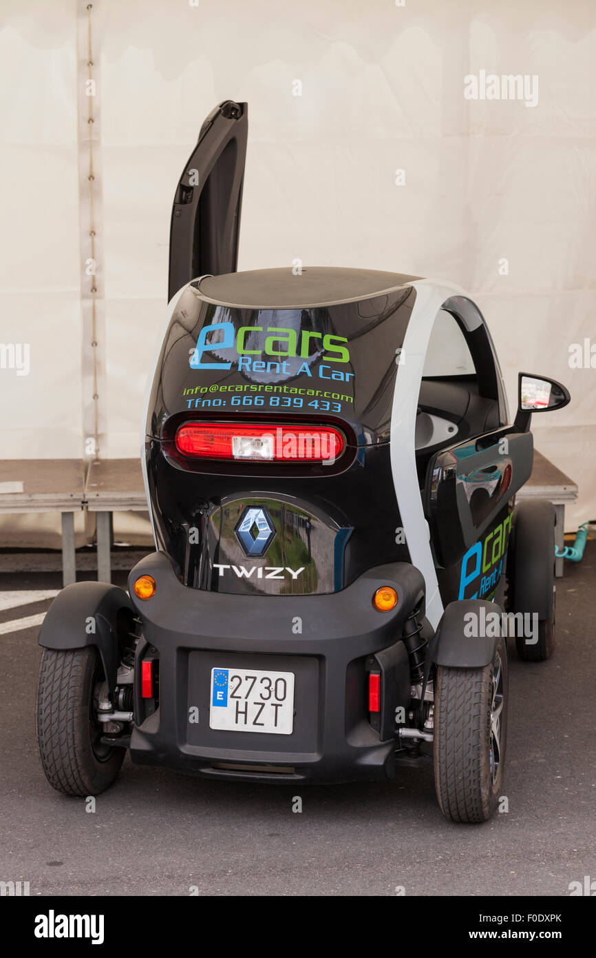 La Renault Twizy auto elettriche ad una giornata di dimostrazione per il trasporto sostenibile in Adeje, Tenerife, Isole Canarie, Spagna. Foto Stock