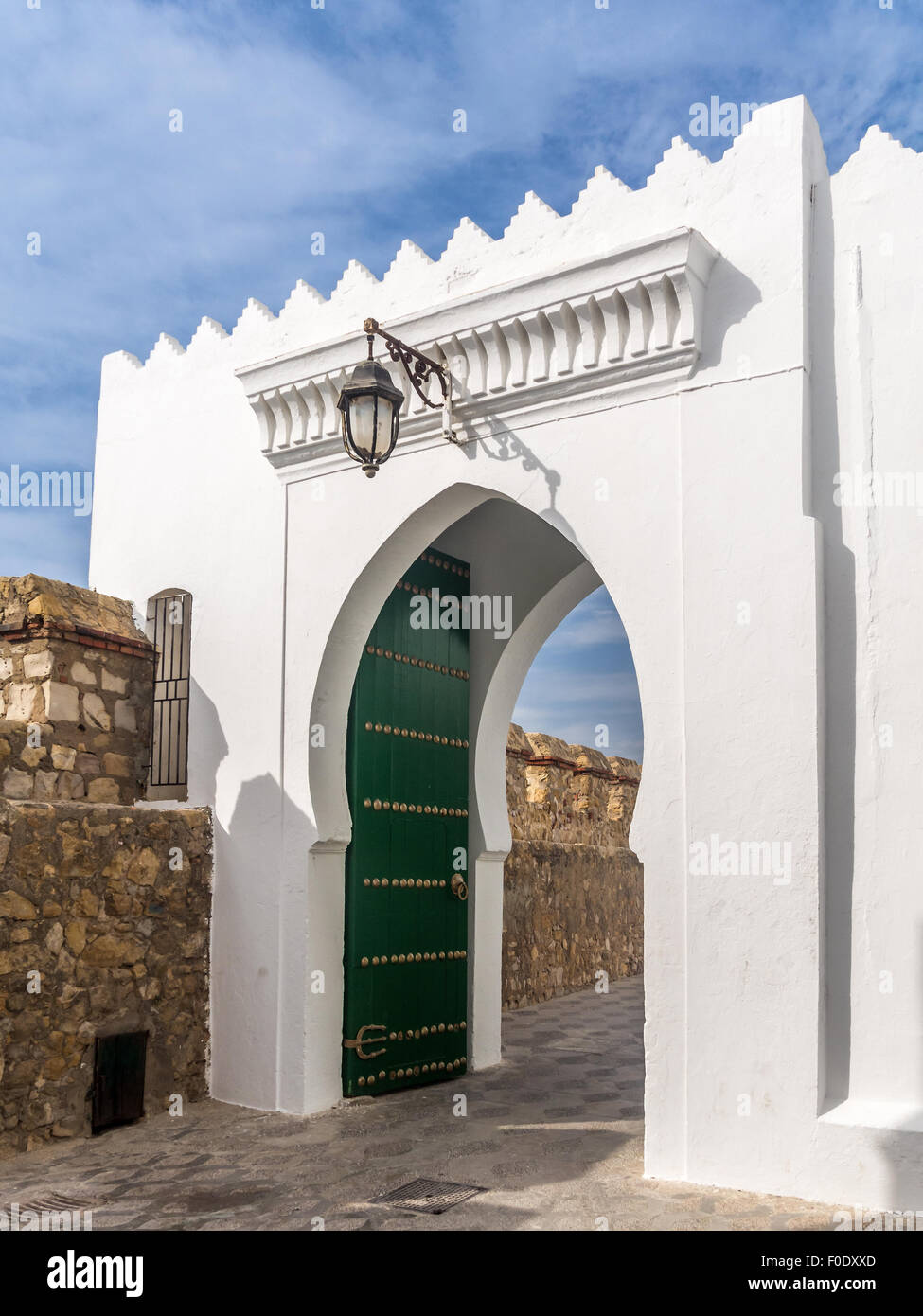 Gateway nell'antica Medina di Asilah, nord del Marocco Foto Stock