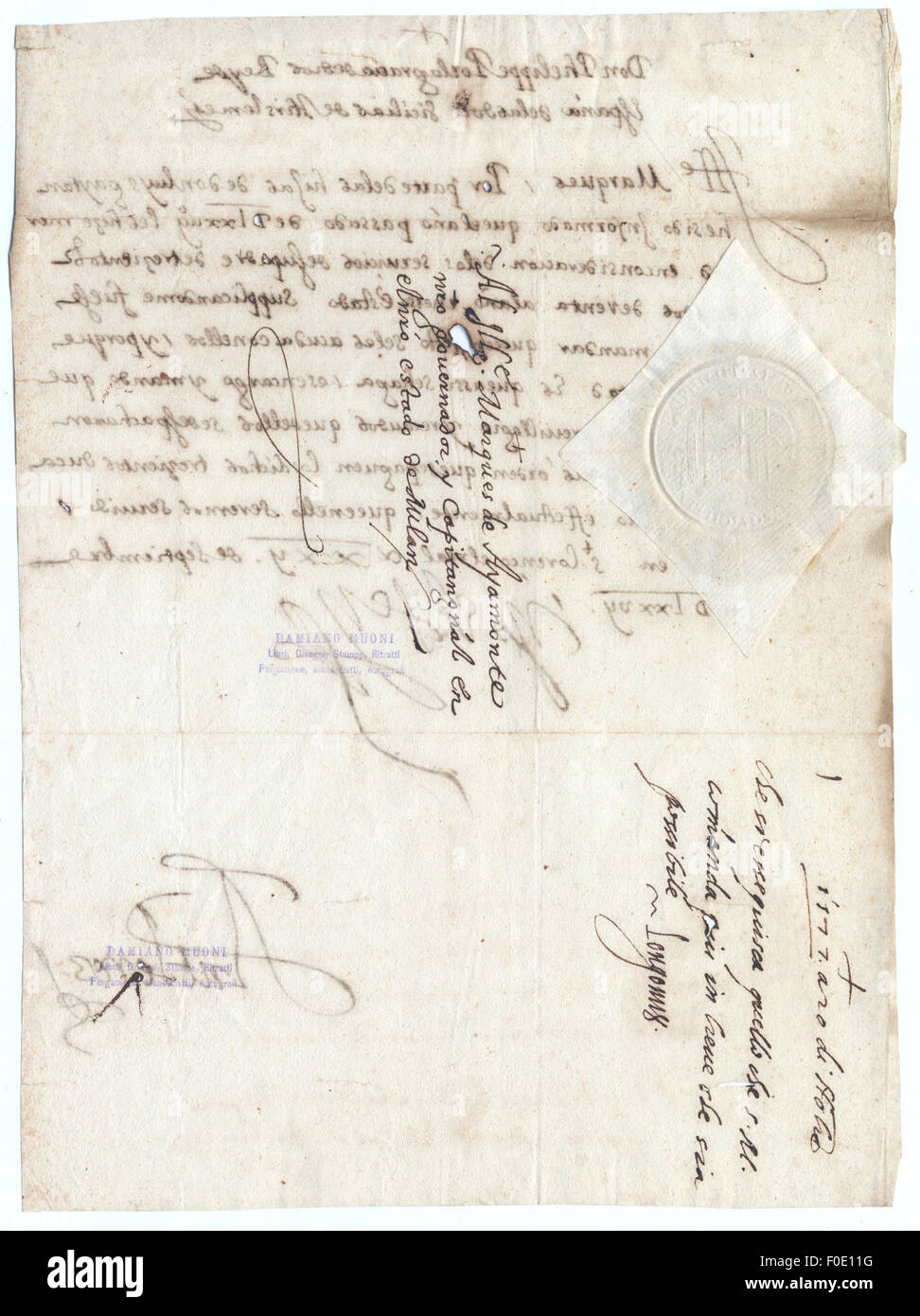 Una lettera di Filippo II di Spagna, uno dei monarchi più significativi della storia europea, fornisce informazioni sul suo regno. La corrispondenza di Filippo II fu un aspetto importante della sua strategia politica e diplomatica durante il XVI secolo. Foto Stock
