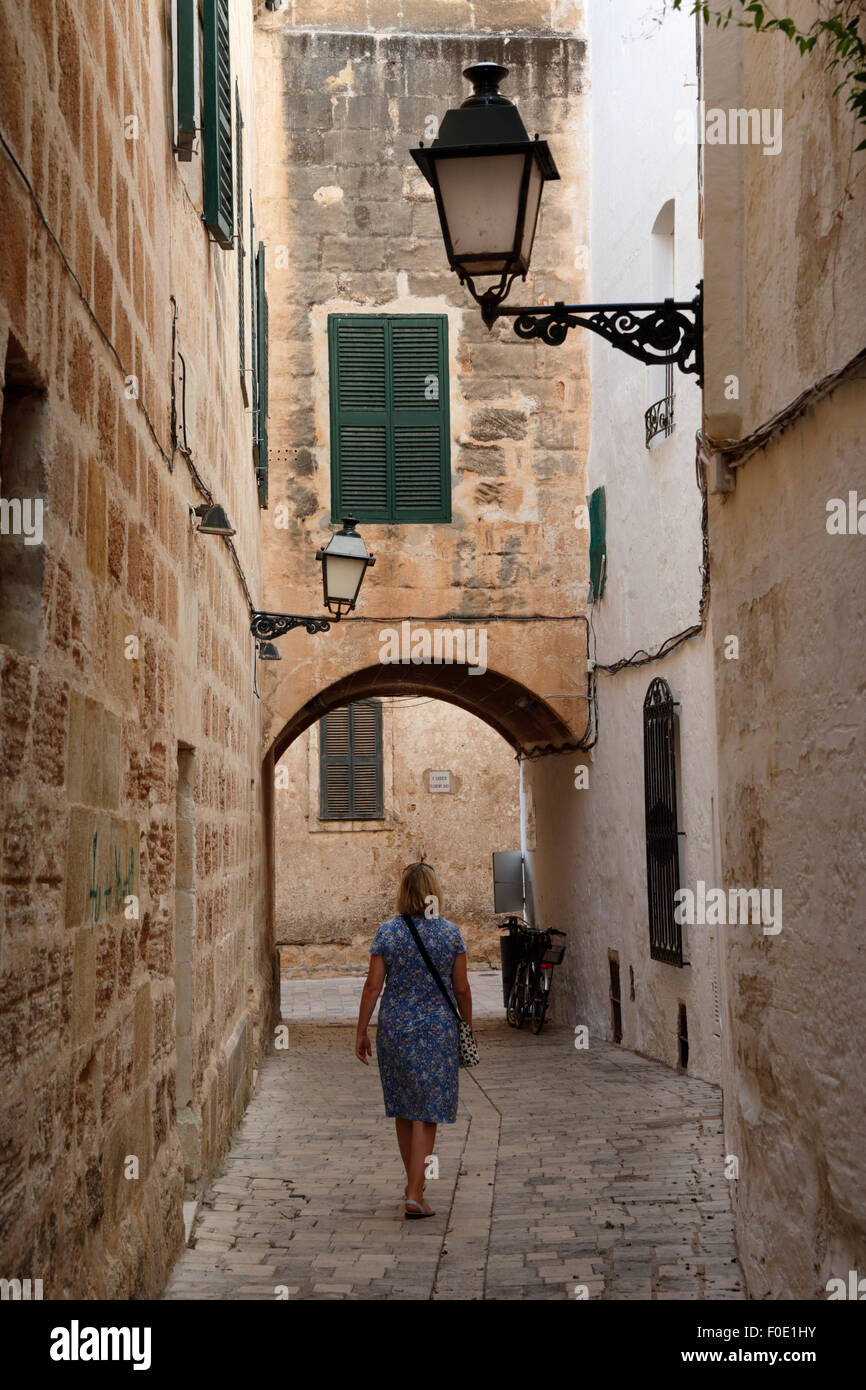 Passaggio nella città vecchia, Ciutadella, Menorca, isole Baleari, Spagna, Europa Foto Stock