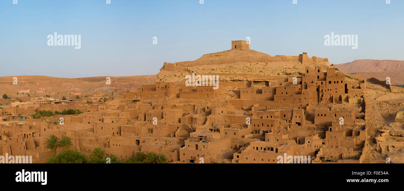 Aït-ben-Haddou è una città fortificata o ksar, lungo il primo percorso caravan tra Sahara e a Marrakech. Foto Stock