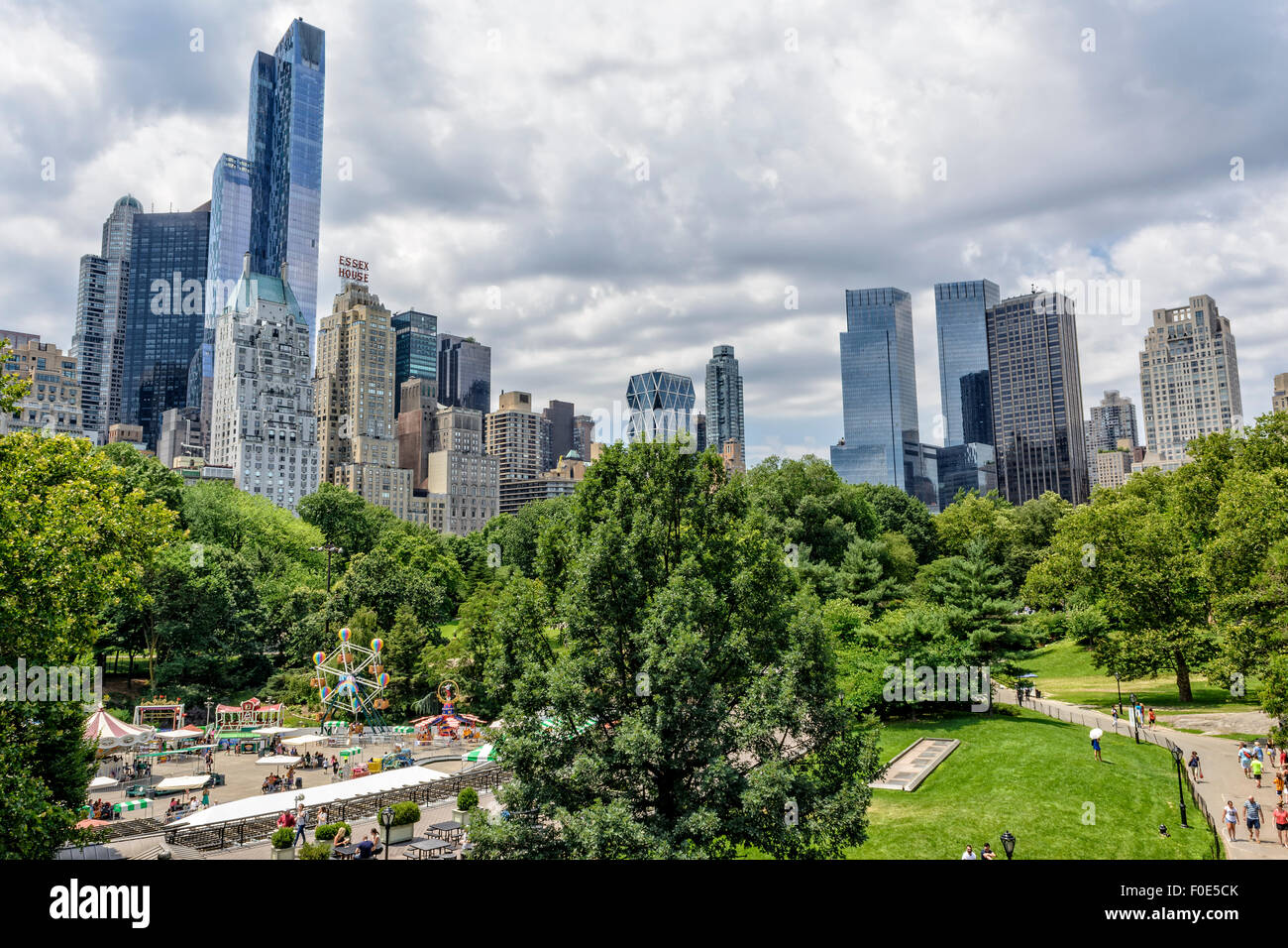 Edificio alto e di Central Park a New York Foto Stock