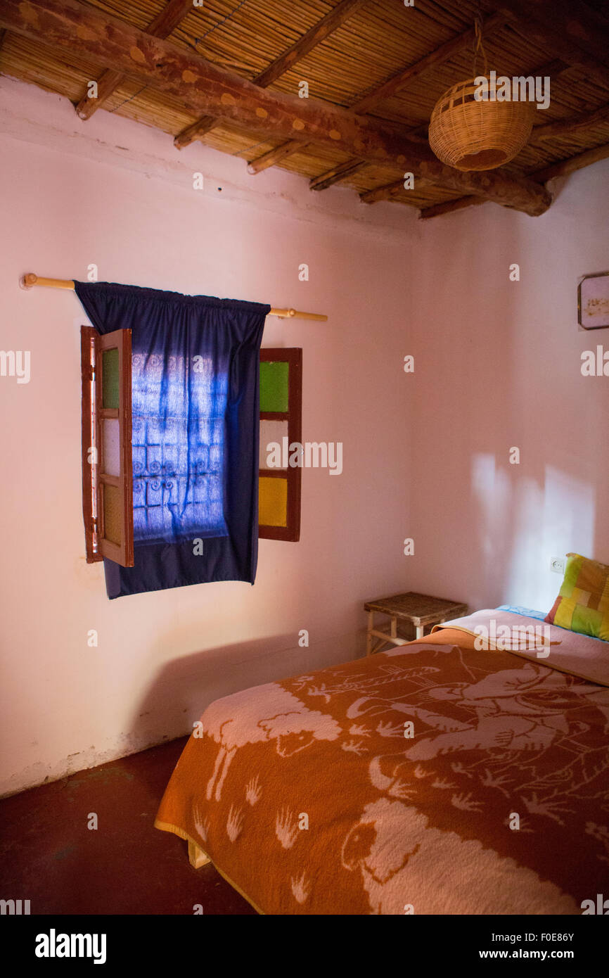 Autentica camera da letto Marocchina in una casa tradizionale in Marocco Foto Stock