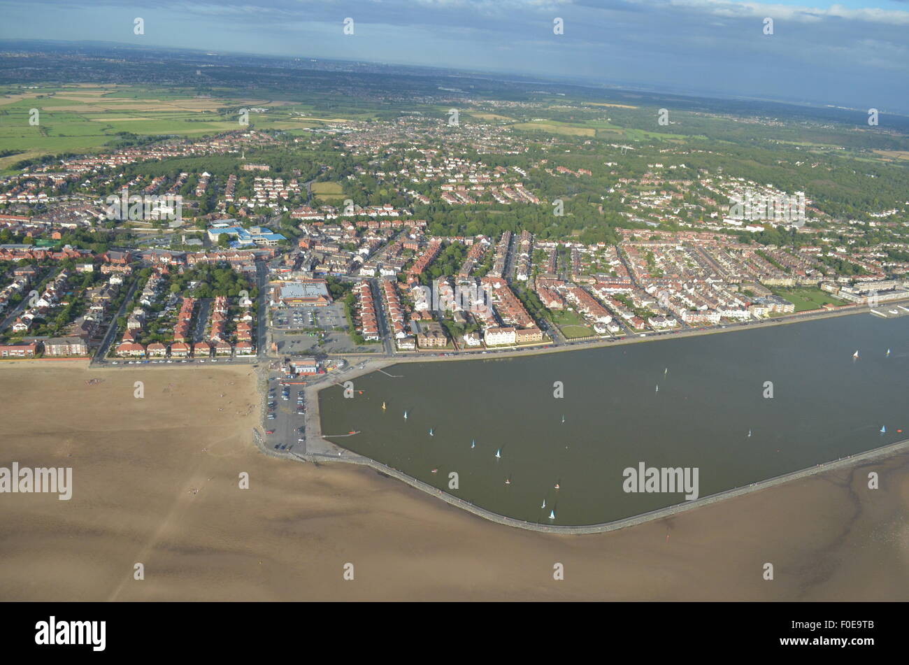 Vista aerea sopra il fiume Dee e West Kirby Foto Stock