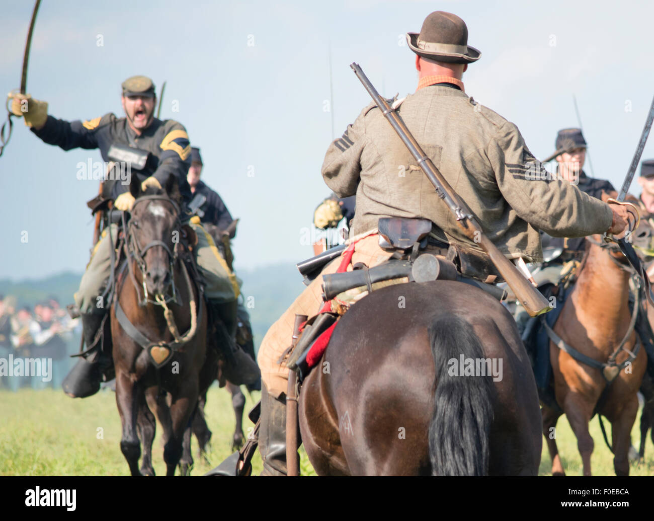 Gettysburg rievocazione storica battaglia, carica di cavalleria tra unionisti e i Confederati. Foto Stock
