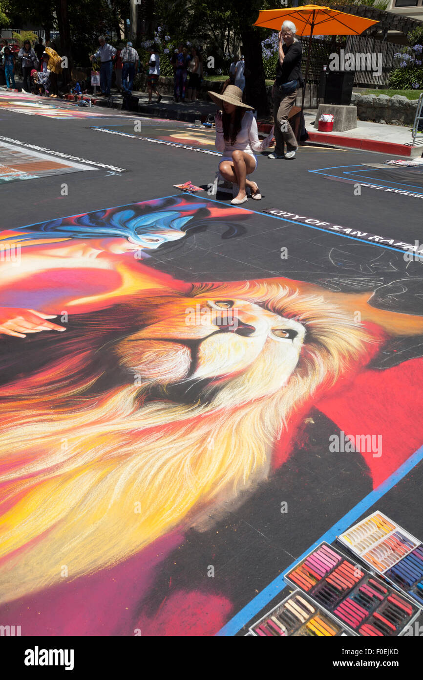 Artista al lavoro a Italian Street Painting, San Rafael, CALIFORNIA, STATI UNITI D'AMERICA Foto Stock