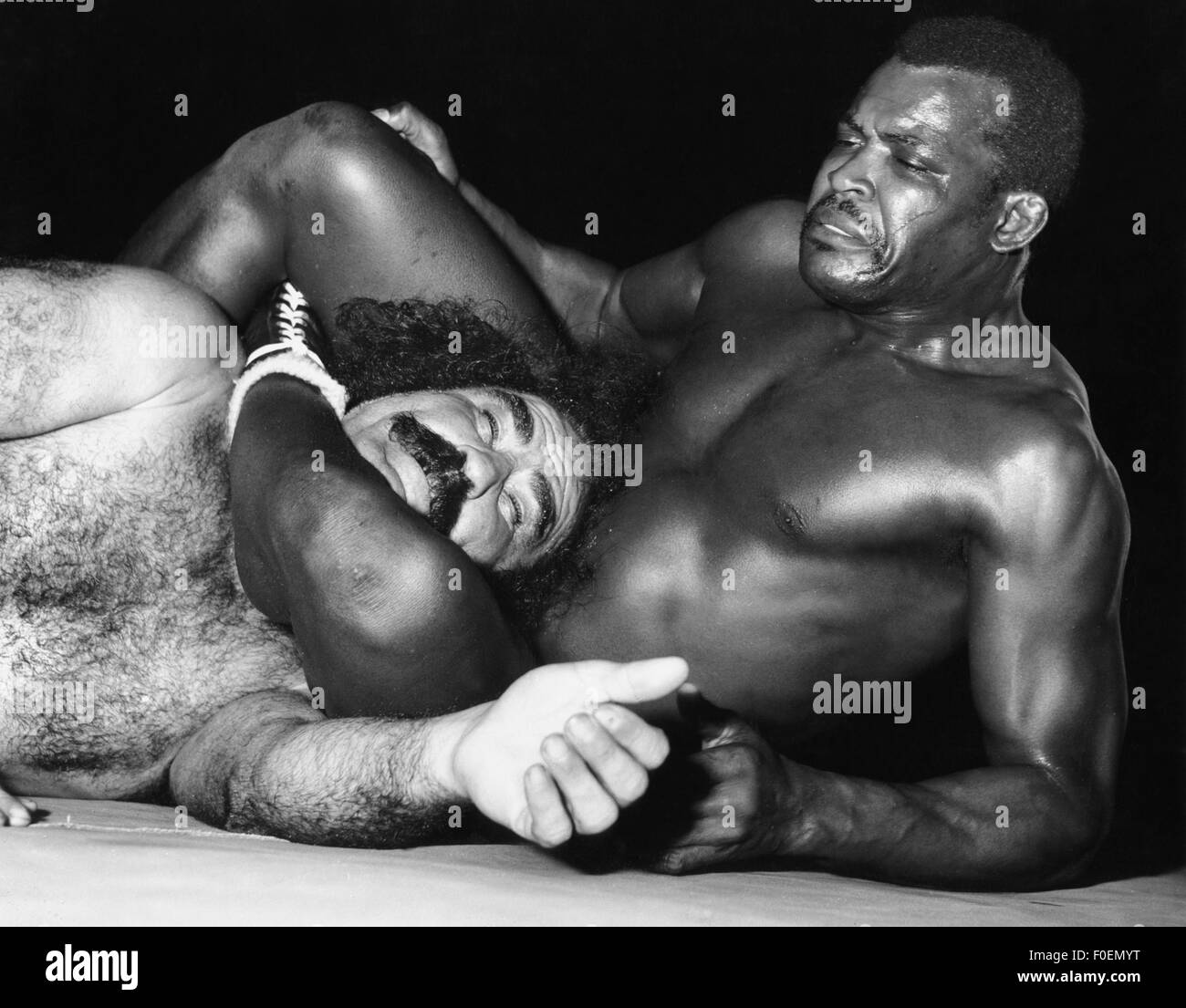 Sport, wrestling, wrestling, due lottatori durante la lotta, anni '50, Additional-Rights-Clearences-non disponibile Foto Stock